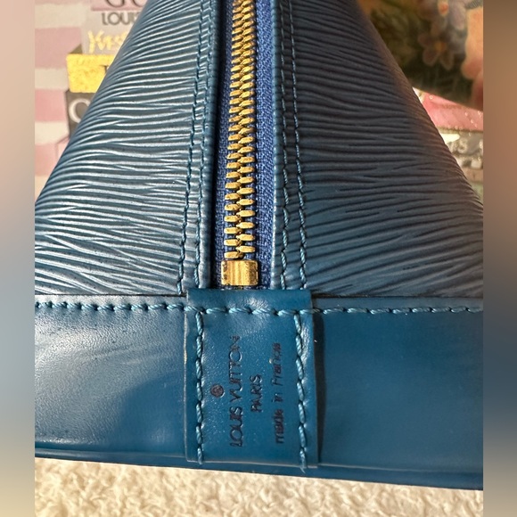 Louis Vuitton Blue Epi Leather Alma PM - Picture 6 of 16